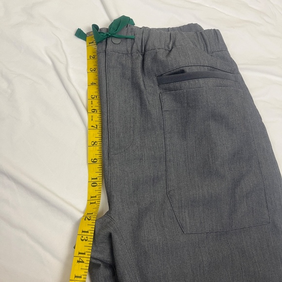 FIGS Women’s Technical Scrub Pants Jogger Size Small Gray PO 1674 - Picture 12 of 12